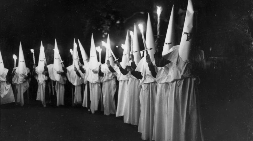 Ku Klux Klan sepmatizanları Kıbrıs'ta ortaya çıktı! Dişlerini pense ile söktüler