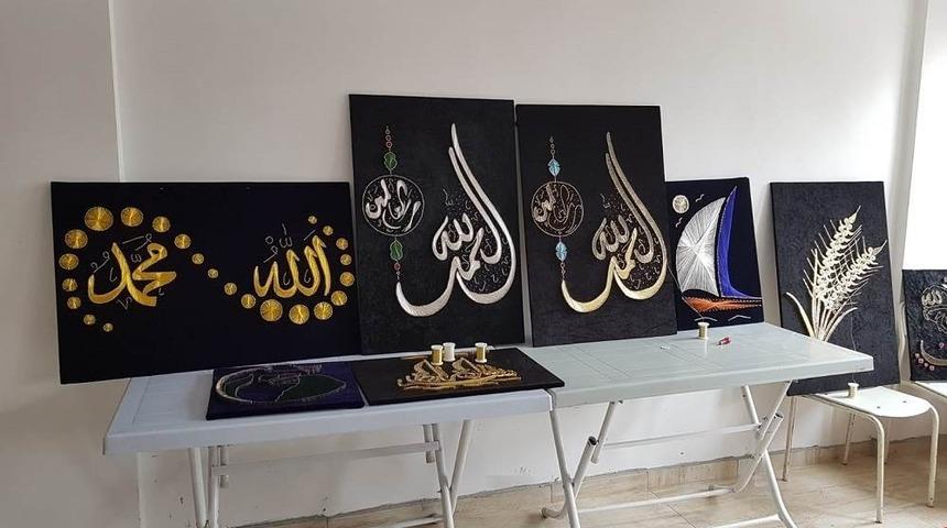 Kaymakam Girgin, emektar kadınlar sergisini gezdi