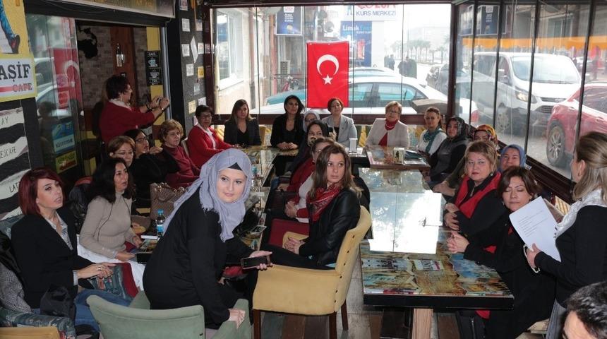 Siyasette kadın dayanışması