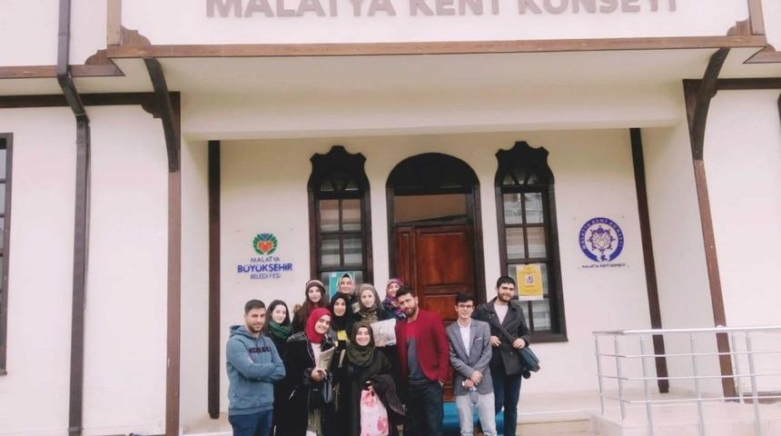 Kent Konseyi Şiir ve Masal At&ouml;lyesi dersleri başladı