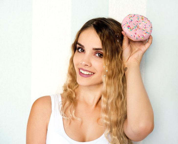 Saçları yağlandıran  5 gıda ve bunu önleyebileceğiniz 3 gıda ile tanışın G1