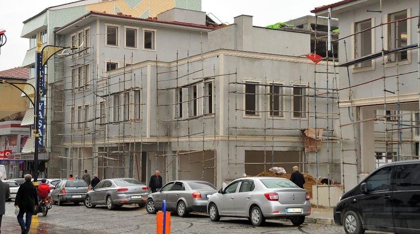 Akşehir’de Dudu Kadın Çarşısı inşaatı sürüyor