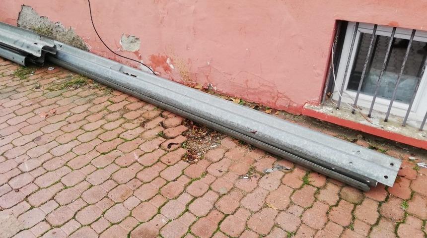 Bariyer hırsızına su&ccedil;&uuml;st&uuml;