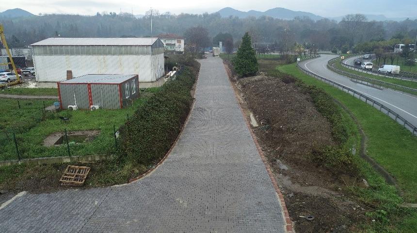 İki yol daha parke taşlarıyla kaplandı