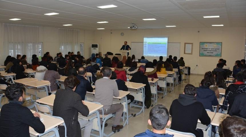 DÜ Adalet Meslek Yüksekoukul’nda ‘kariyer’ konferansı düzenlendi