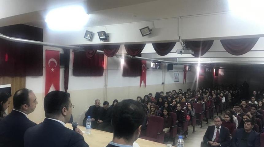 Lise öğrencilerine hukuk mesleği anlatıldı