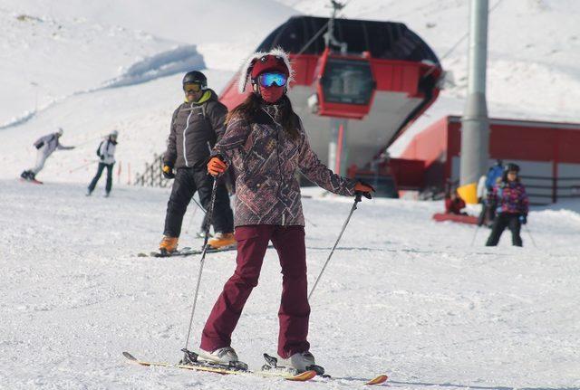 Erciyes’i sezonun ilk hafta sonunda 30 bin kişi ziyaret etti