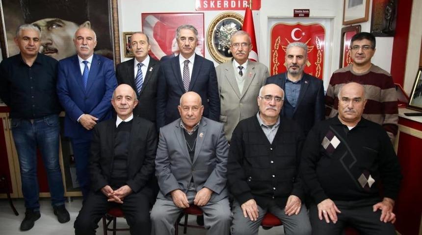 Başkan Yanılmaz gazilerle bir araya geldi