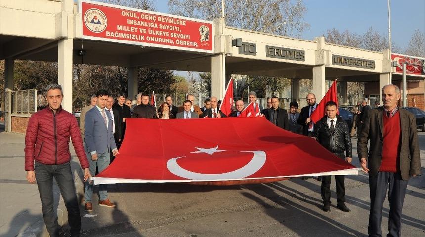 Kayseri&rsquo;de Bombalı Saldırıda Şehit Olan 15 Asker, Erciyes &Uuml;niversitesi Tarafından Anıldı