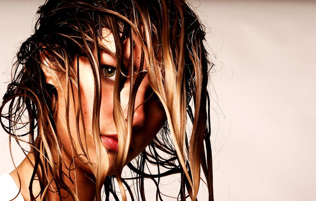 Sa&ccedil;ları yağlandıran  5 gıda ve bunu &ouml;nleyebileceğiniz 3 gıda ile tanışın