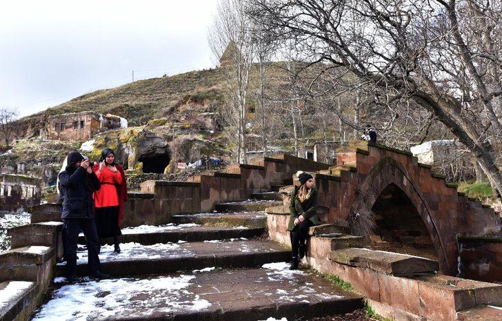 Fotoğrafçılardan Ahlat’ın tarihi mekanlarına yoğun ilgi G5