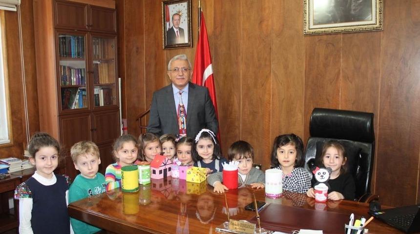 Kur’an kursu öğrencileri Yemenli çocuklar için para topladı