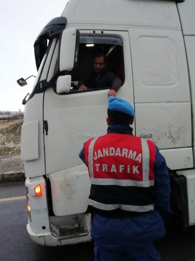 Van’da 44 araç trafikten men edildi