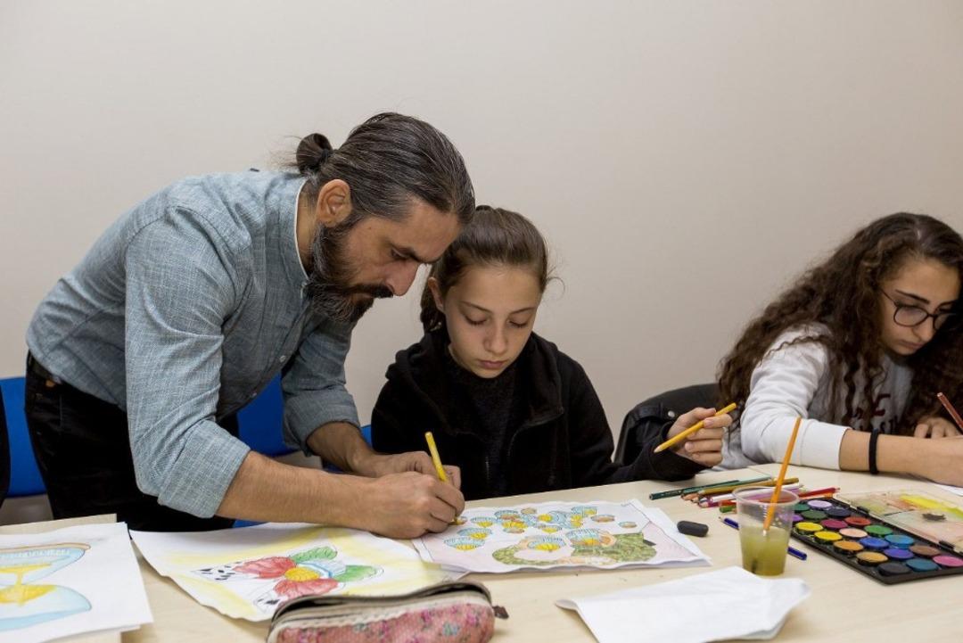 Geleceğin karikat&uuml;ristleri Ey&uuml;psultan&rsquo;da yetişiyor