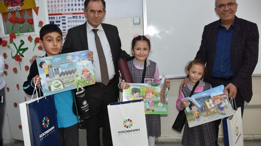 Geleceğine sahip &ccedil;ıkan &ccedil;ocuklar &ouml;d&uuml;llendiriliyor