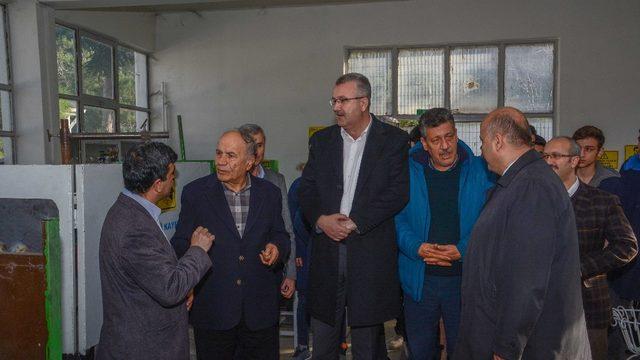 Karacabey&rsquo;de eğitime destek s&uuml;r&uuml;yor 1