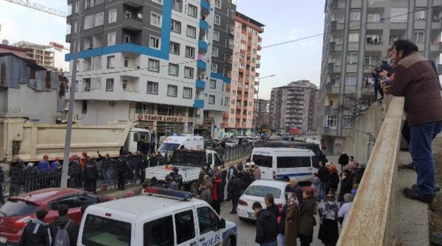 Rize'de hafriyat kamyonu dehşeti! Anne ve kızı hayatını kaybetti