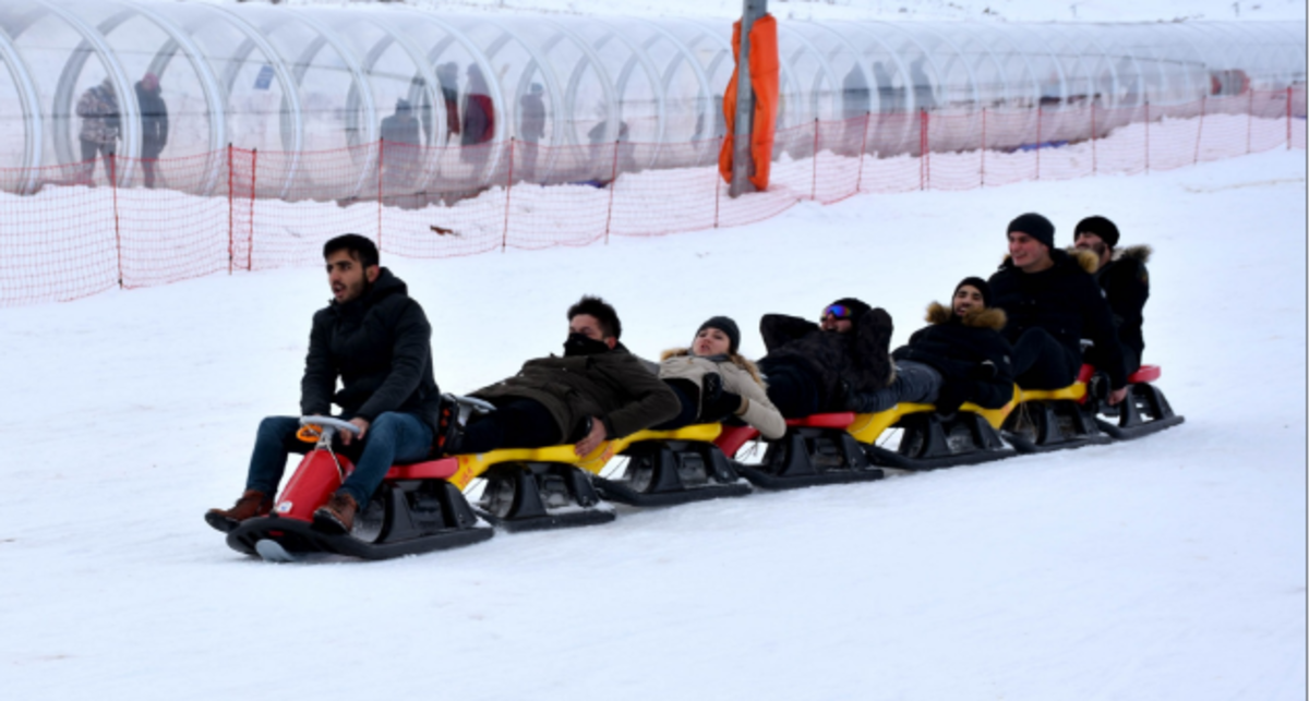 Yıldız Dağı'nda 'kayak' yoğunluğu 
