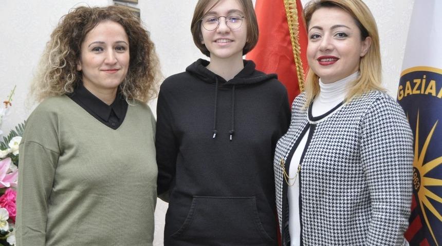 GKV’li Bilge Temel, Felsefe Olimpiyatlarında ikinci oldu