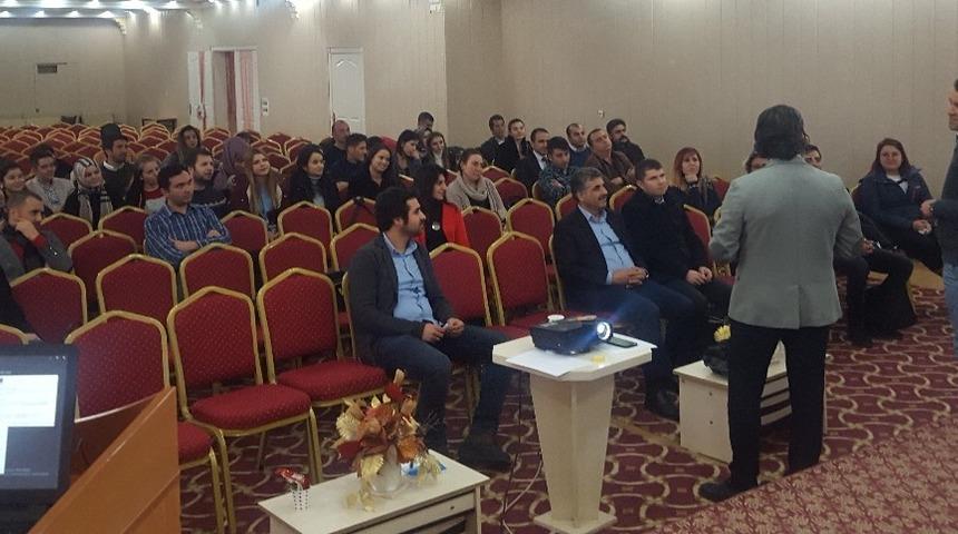 AKA desteğiyle &ouml;ğretmenler i&ccedil;in &lsquo;Proje D&ouml;ng&uuml;s&uuml; Y&ouml;netimi&rsquo; eğitimi
