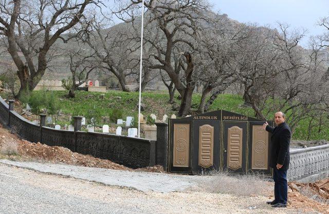 Büyükşehir Belediyesi Altınoluk Şehitliğini onardı