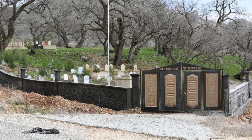 Büyükşehir Belediyesi Altınoluk Şehitliğini onardı