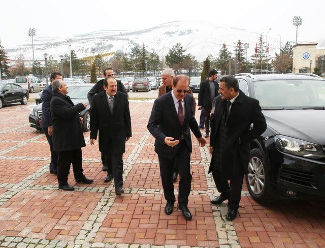 Samsun Valisi Kaymak’tan Rektör Coşkun’a ziyaret