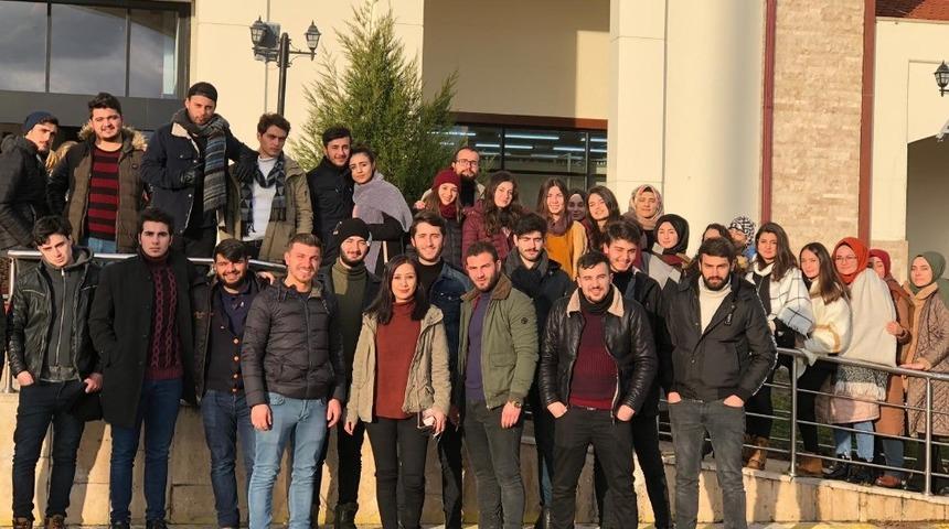 Kaynarcalı &uuml;niversite &ouml;ğrencileri Abat&rsquo;ta stres attılar