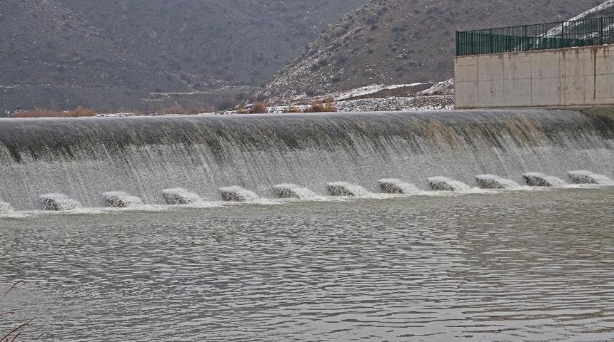 Karakaya Sulama G&ouml;leti ile 14 bin d&ouml;n&uuml;m tarım alanı sulandı