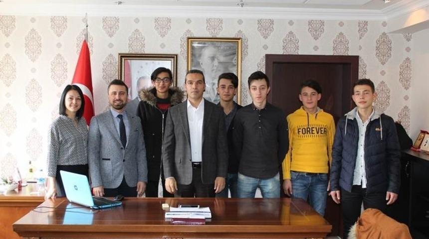 Kaymakam Çiçek: Bilim ve teknolojik alanda gelişen dünyaya ayak uydurmalıyız