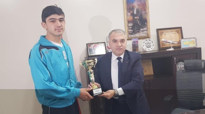 Sevinçlerini Kaymakam Duru ile paylaştılar