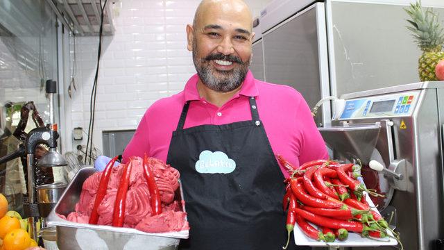 Acılı dondurma yaptı