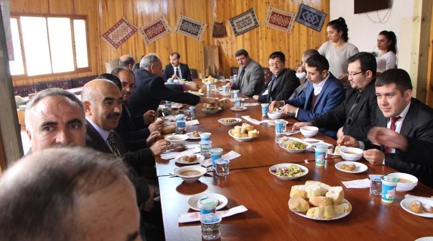 Pazarlar’da din görevlileri yemekte buluştu