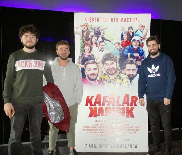 “Kafalar Karşık” filminin oyuncularına sevgi seli