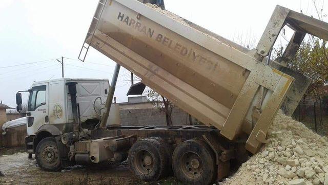 Harran Belediyesi kırsalda yol atağını sürdürüyor