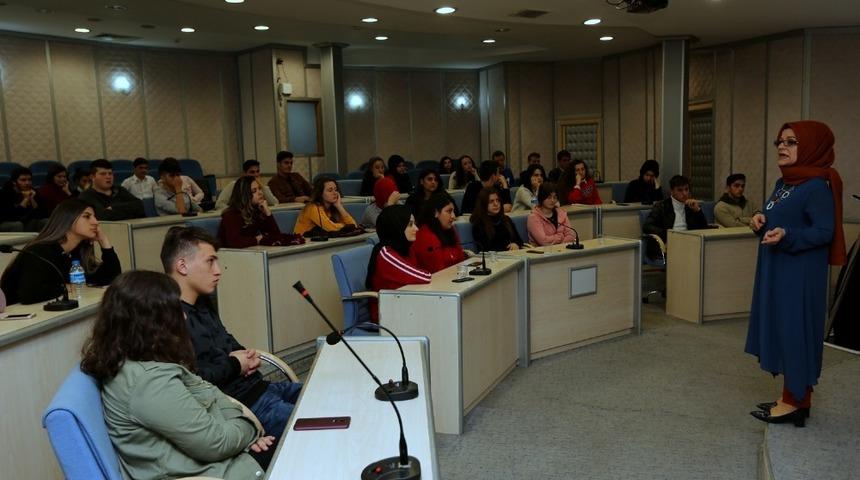 Stajyerlere &rsquo;İş sağlığı ve iş g&uuml;venliği&rsquo; eğitimi verildi