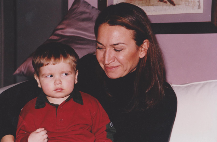 Çocukluğundan gençliğine Demet Akbağ G2