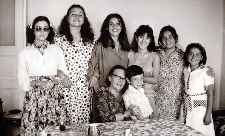 Çocukluğundan gençliğine Demet Akbağ G3