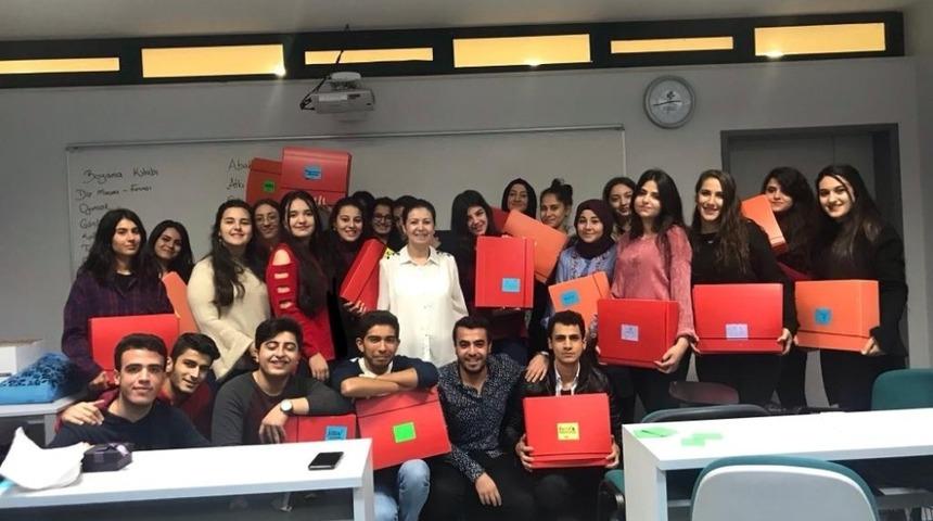 &Uuml;niversite &ouml;ğrencilerinden duygulandıran proje