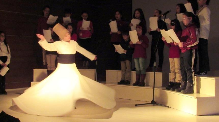 &Ouml;ğrenciler semazen olup Mevlana&rsquo;yı andı