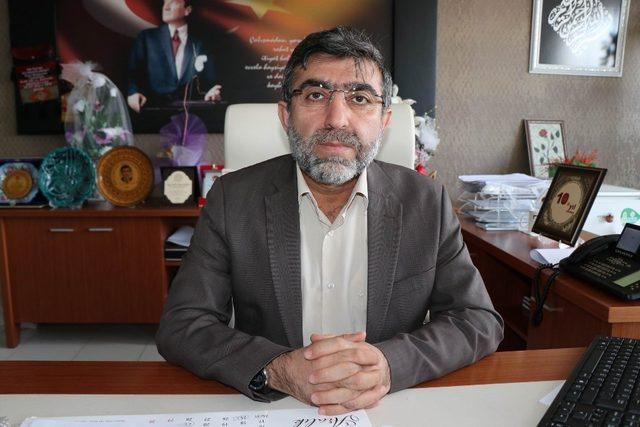 NEVÜ İlahiyat Fakültesi Dekanı Prof. Dr. Durmuş: “Milli piyango bileti haramdır”