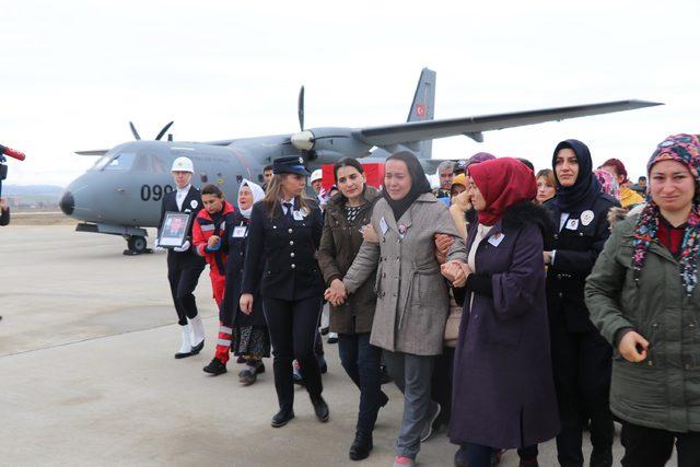 Şehit polis Nazım Tuncer in cenazesi memleketi Uşak a getirildi 3