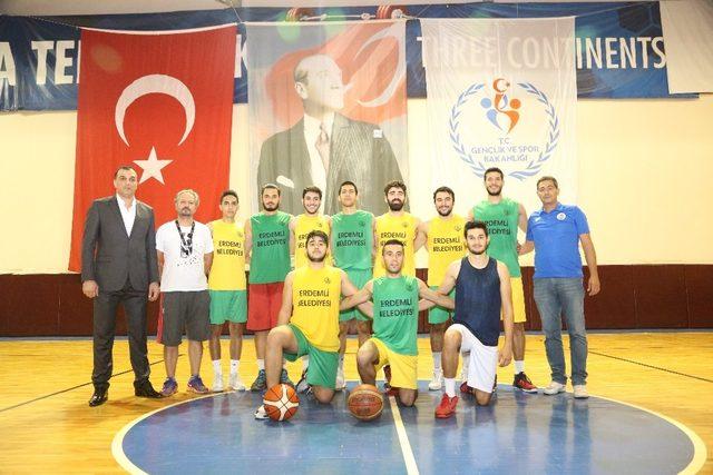 Erdemli Belediyesi Basketbol Takımı şampiyonluk yolunda