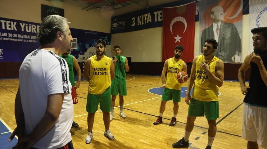 Erdemli Belediyesi Basketbol Takımı şampiyonluk yolunda