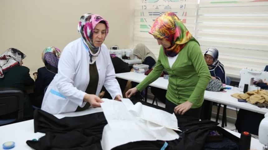 Başkan Dr.Memduh B&uuml;y&uuml;kkılı&ccedil;, "MELMEK meslek sahibi yapıyor"