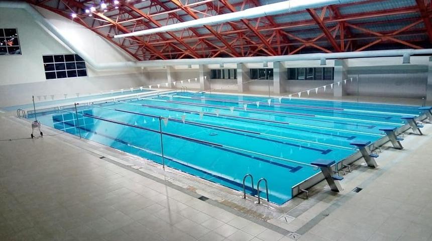 Yarı olimpik y&uuml;zme havuzu yetişkinlere de kapılarını a&ccedil;tı