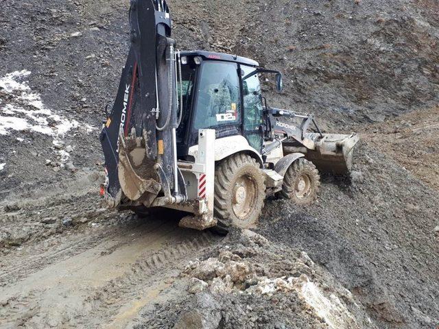 Siirt’te yağış nedeniyle kapanan yol ulaşıma açıldı