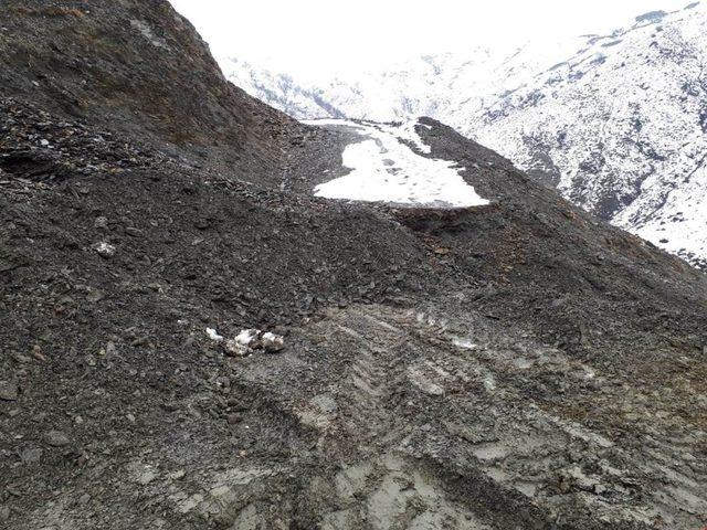 Siirt’te yağış nedeniyle kapanan yol ulaşıma açıldı