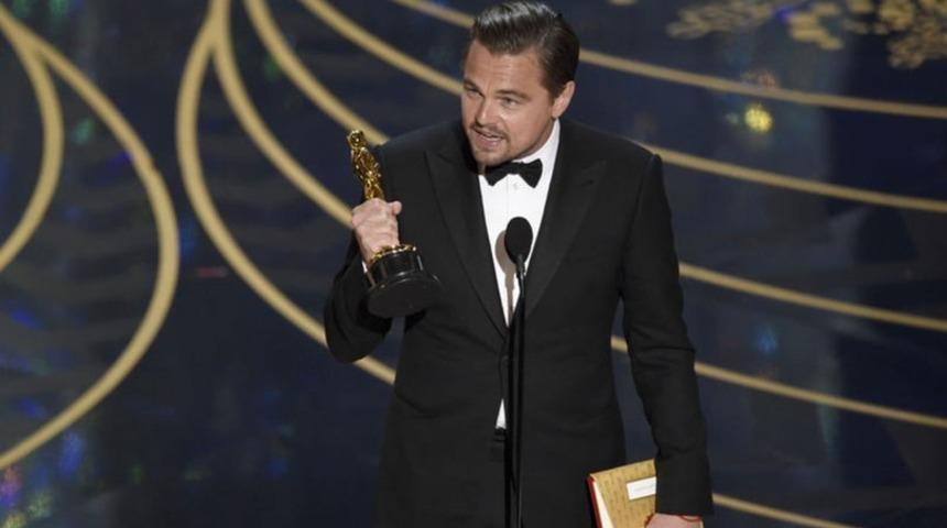 Leonardo DiCaprio Oscar'ı iade etti