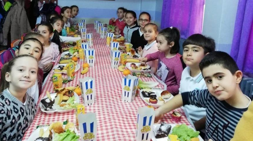 Edremit’te öğrencilerin ‘Yerli Malı Haftası’ coşkusu